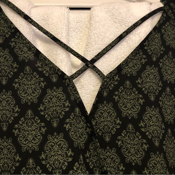 Forever 21 Black with Green Print Cross Tie Front Long Sleeve Blouse M - Picture 5 of 6